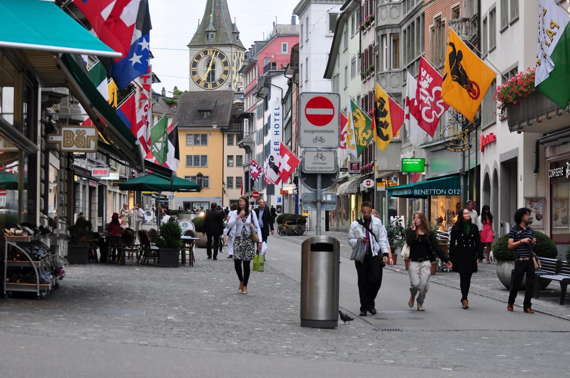 Pedestrian Area Close To Bahnhofstrasse Curych Exteriér fotografie